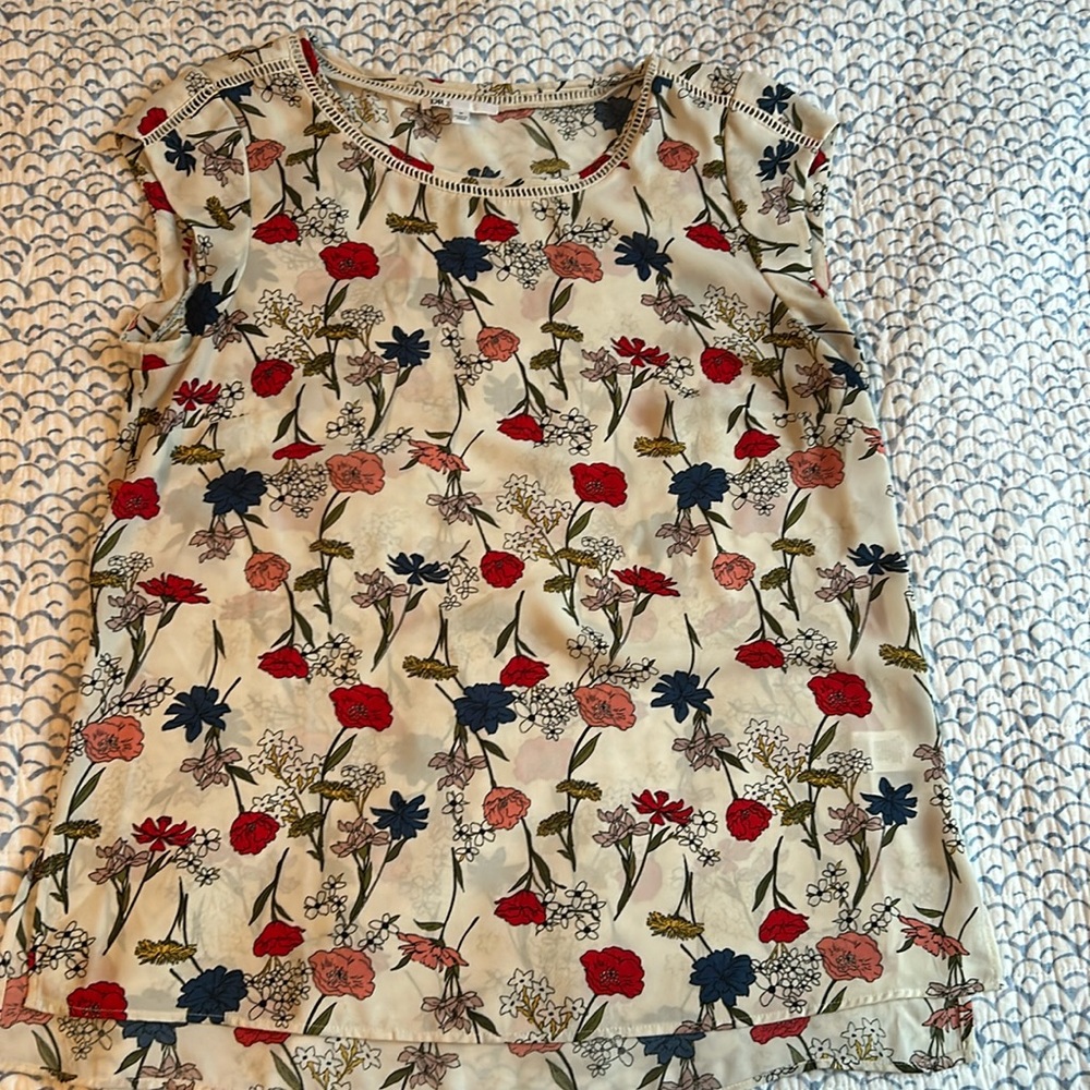 DR2 floral blouse